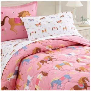 Girls 5 piece horse bed set